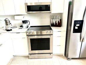 Building Photo - 3553 Magellan Cir