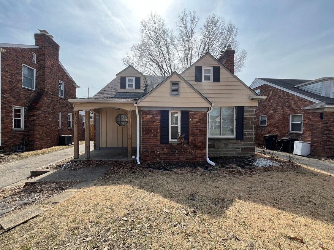 Foto principal - 1809 Bluefield Pl