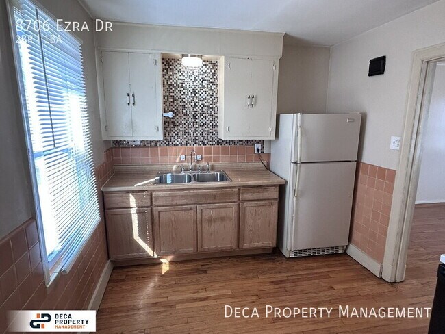 Foto del edificio - 8706 Ezra Dr