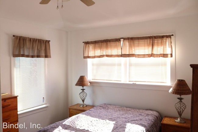 Foto del edificio - 1 br, 1 bath House - 16 W. Simpson St. Unit B