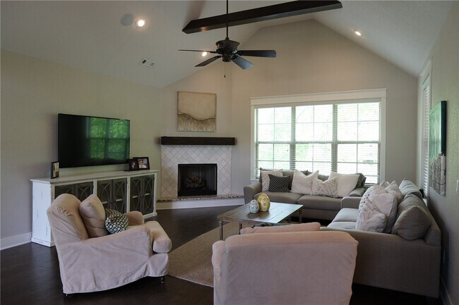 Foto del edificio - 2200 NW Small Oaks St