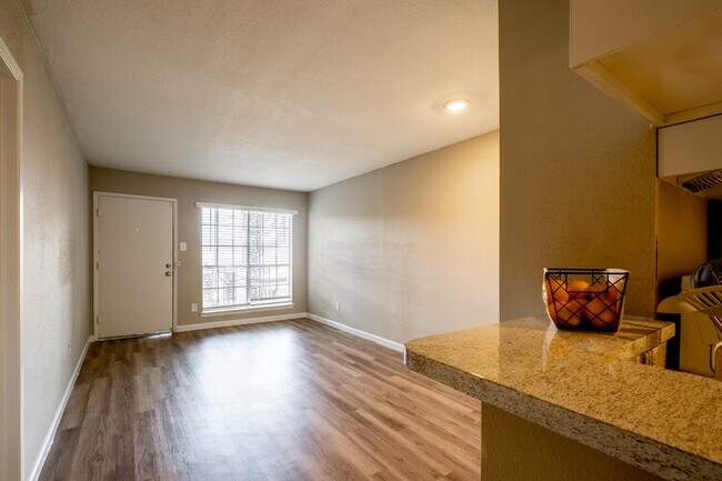 Comedor - 8700 Broadway