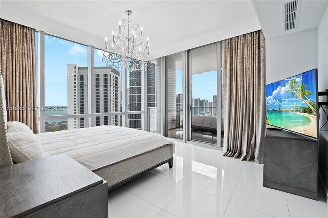 Foto del edificio - 851 NE 1st Ave