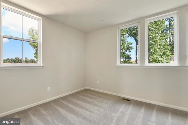 Building Photo - 516 Harborview Dr