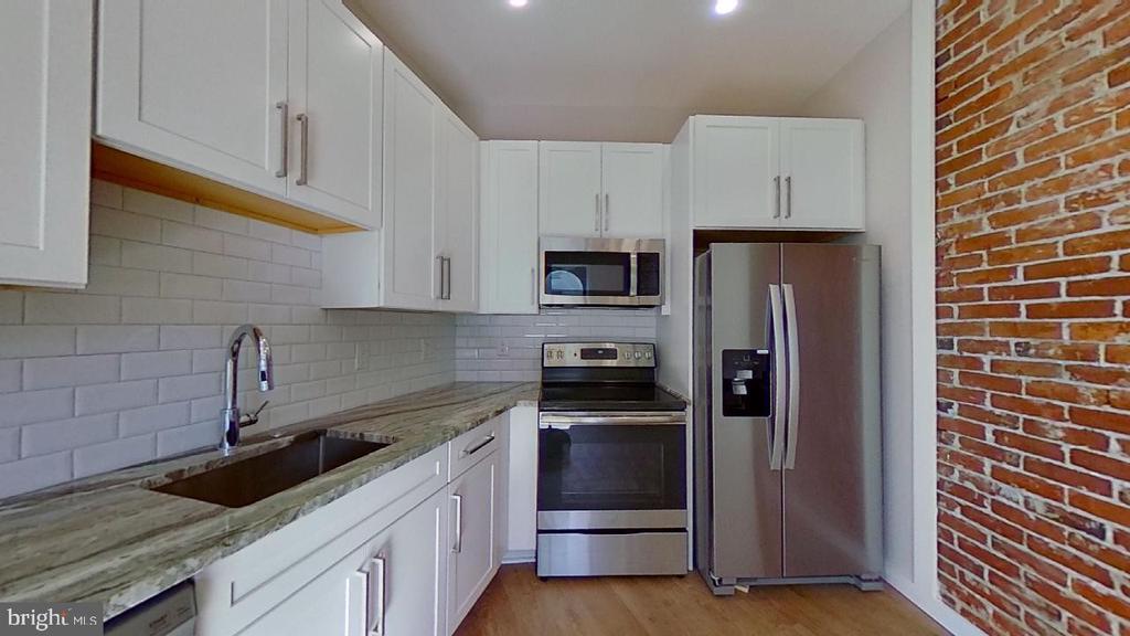 Foto principal - 3859 Lancaster Ave