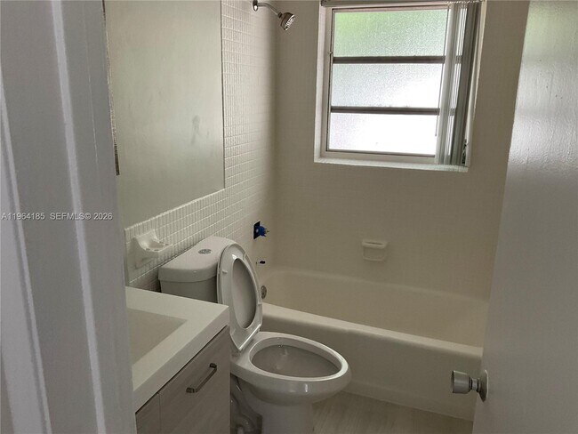 Foto del edificio - 206 NE 3rd St