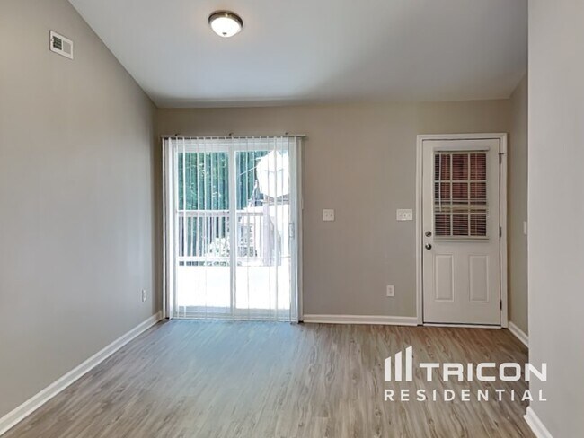 Building Photo - 1831 Teddington Dr