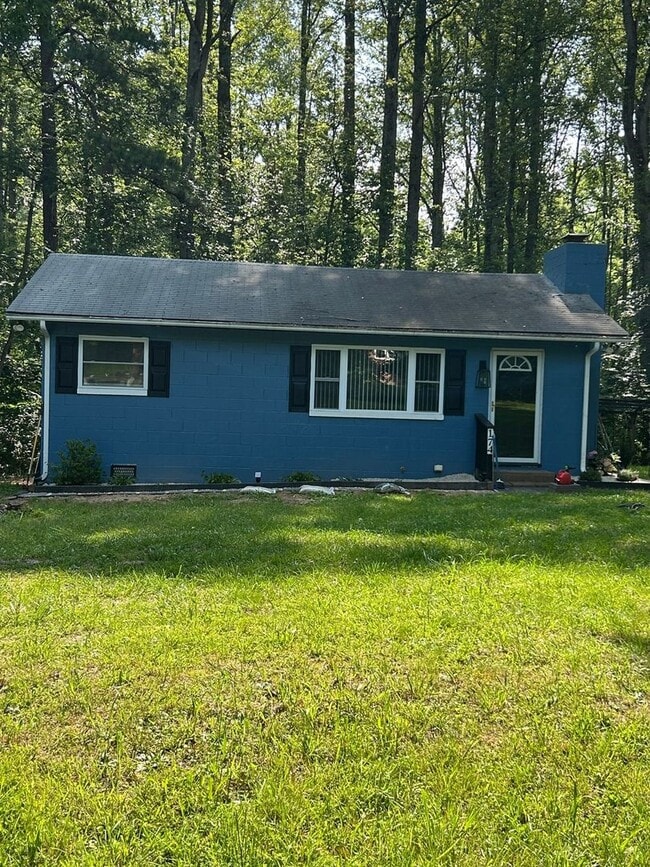 Building Photo - 174 Pine Rd