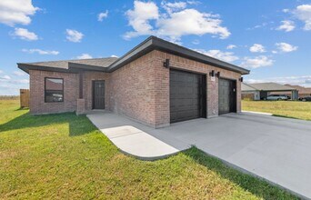 Building Photo - 1117 W Escondido Ln