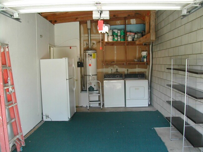 Building Photo - 240 Fraxinella St