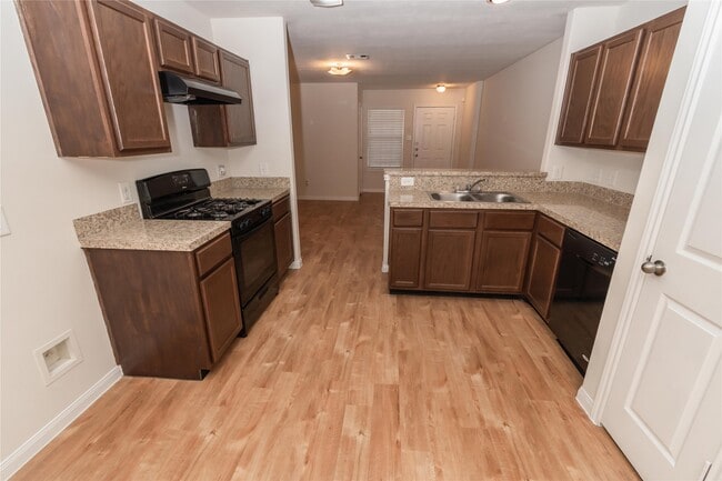 Foto del edificio - 12622 Needles Nest Rd