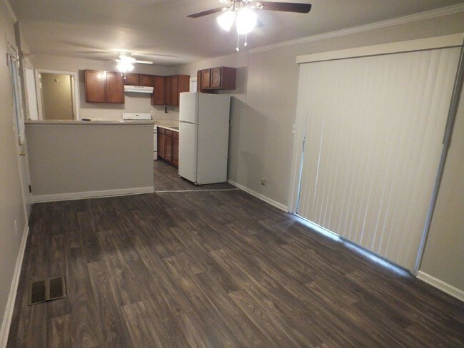 Building Photo - 3015 Weslock Cir
