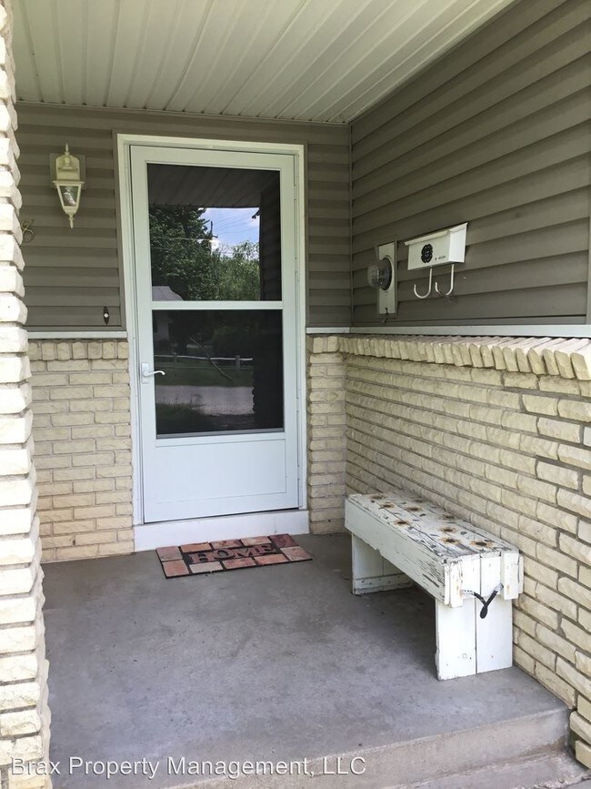 Foto del edificio - 3 br, 1 bath House - 558 S. Belcrest