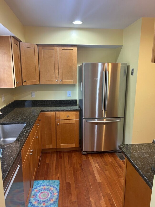 Building Photo - Potomac Chase Townhouse For Lease