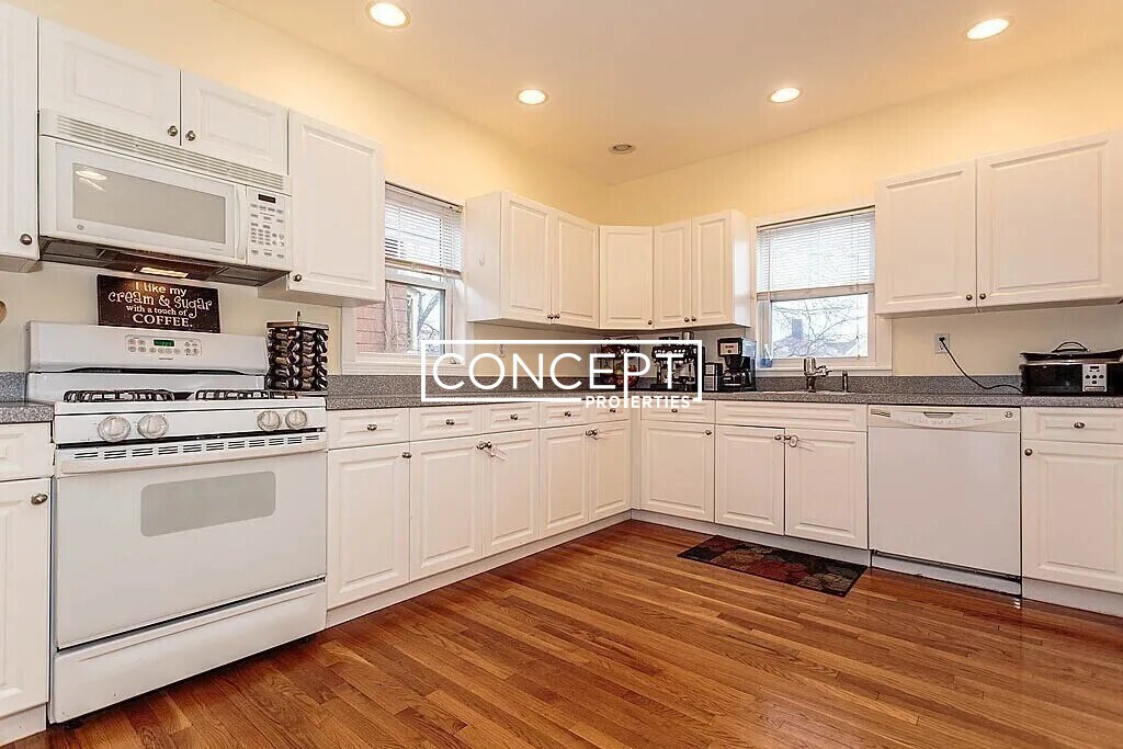 Primary Photo - 50 Conwell Ave