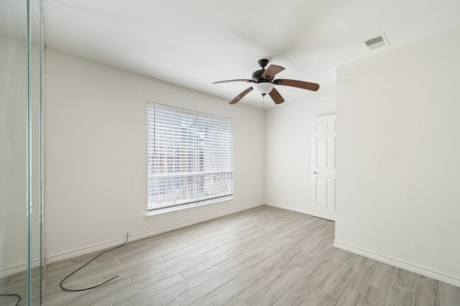 Foto del edificio - 1823 Mandrill Ln