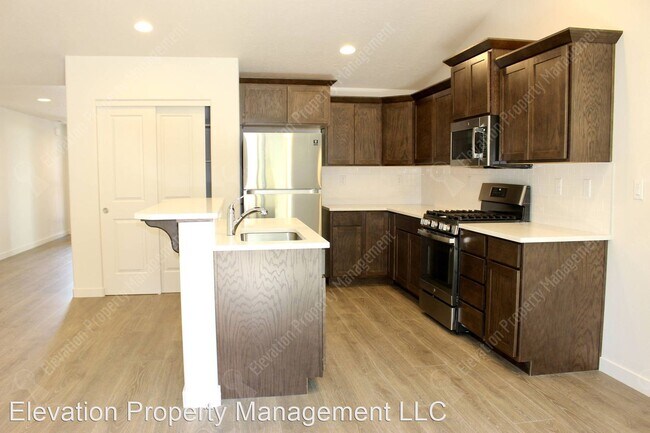 Foto del edificio - 3 br, 2 bath House - 16692 Apache Tears Ct