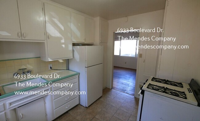 Foto del edificio - 6933 Boulevard Dr