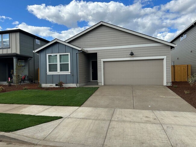 Building Photo - Newer single level 3-bedroom 2 bath house in Springfield!
