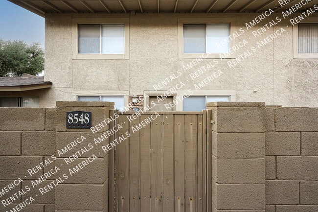 Building Photo - 8548 E Belleview St