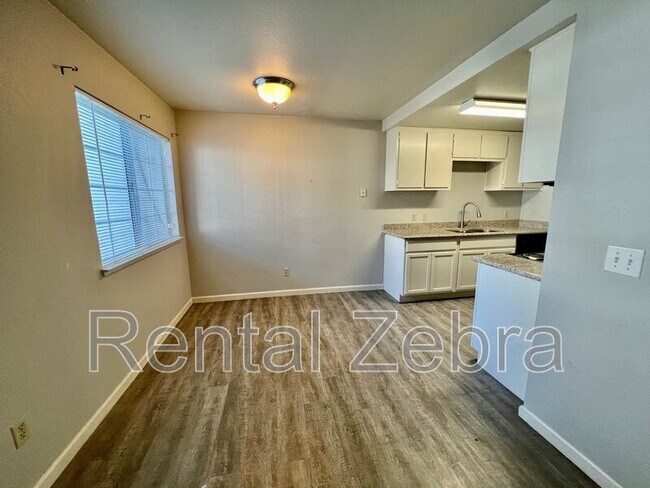Building Photo - 1738 Elayne Dr