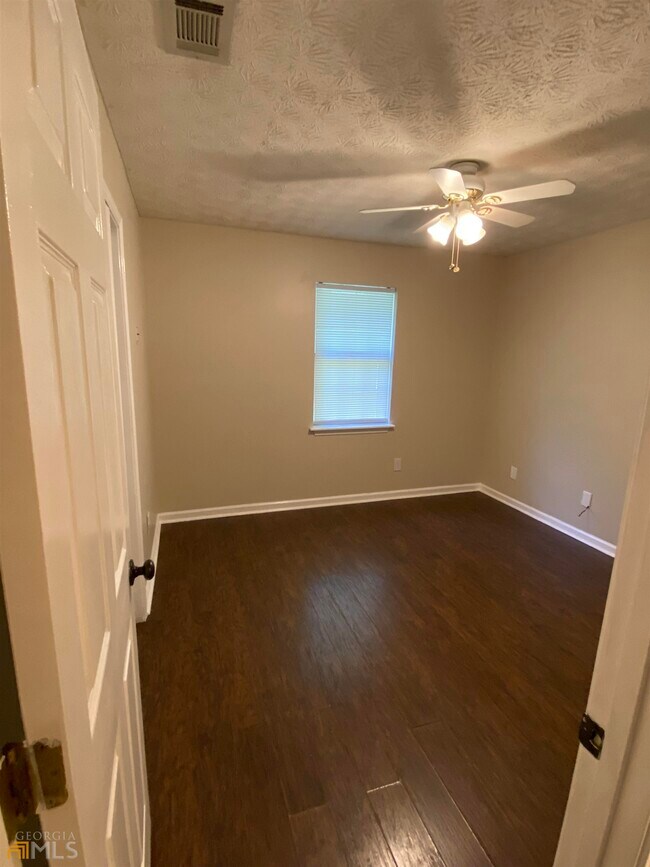 Foto del edificio - 4500 Bullock Bridge Rd