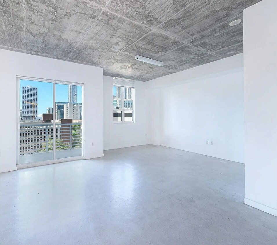 Foto principal - 234 NE 3rd St