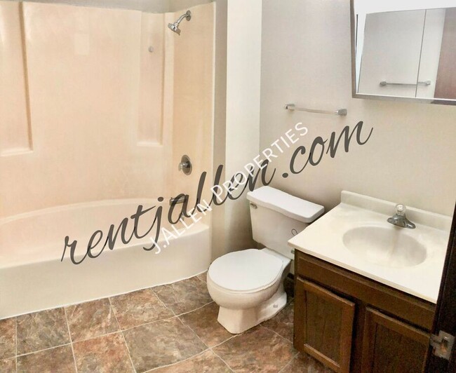 Foto del edificio - Rarely Available 1 bed, 1 bath