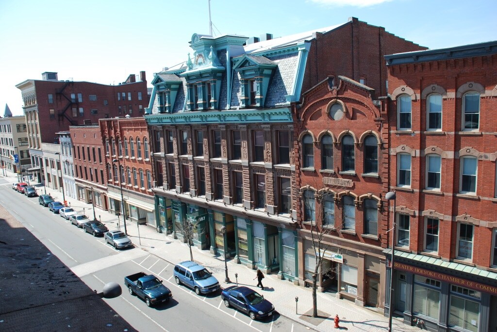 Foto principal - Holyoke High Realty Corp