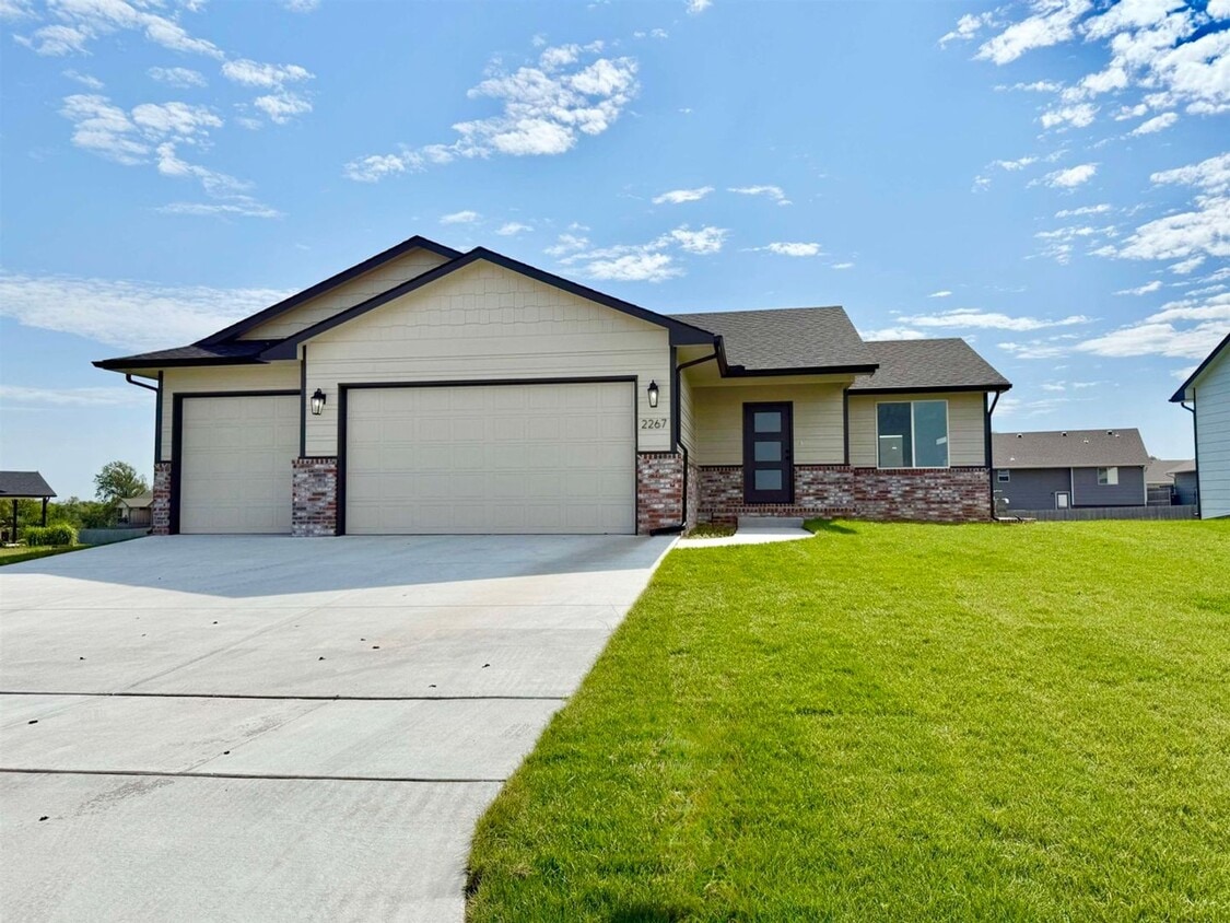 Foto principal - 2267 S Chateau Ct