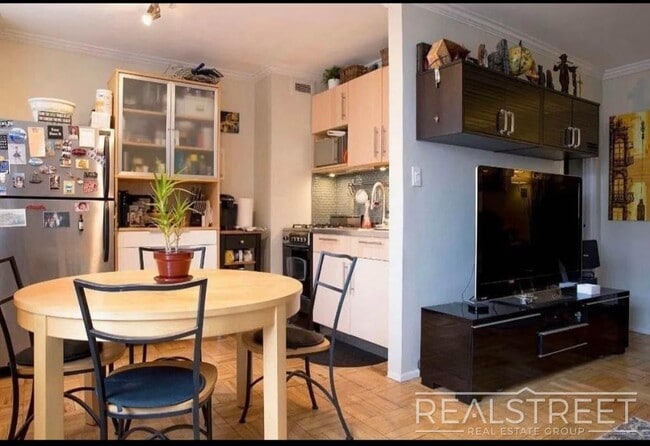 Foto del edificio - Spacious Studio in Downtown Brooklyn with ...