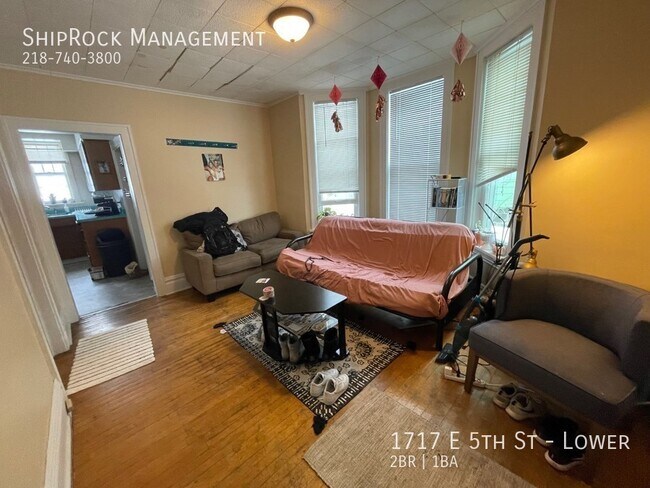 Foto del edificio - 1717 E 5th St