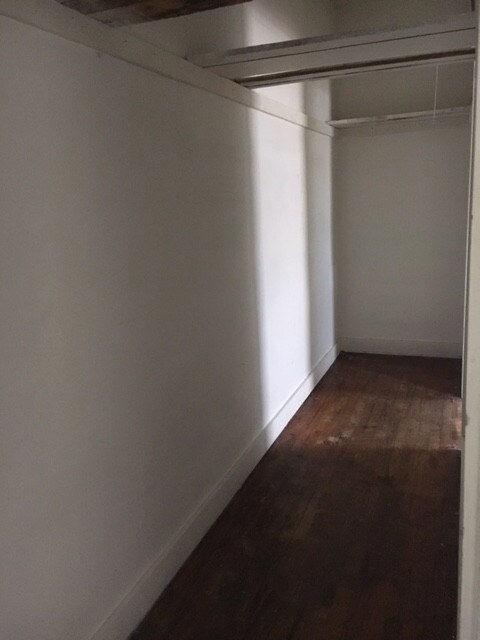 Building Photo - 376 N Elm St