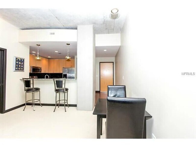 Building Photo - 777 N Ashley Dr