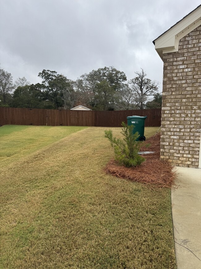 Building Photo - 424 Kohn Dr