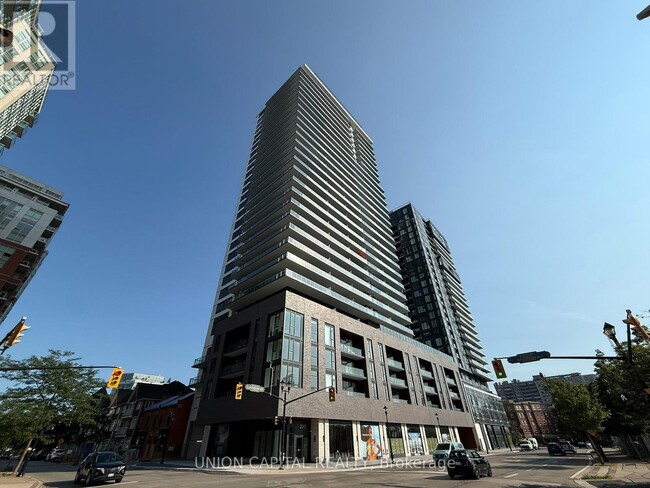Building Photo - 2075 Lakeshore Rd.