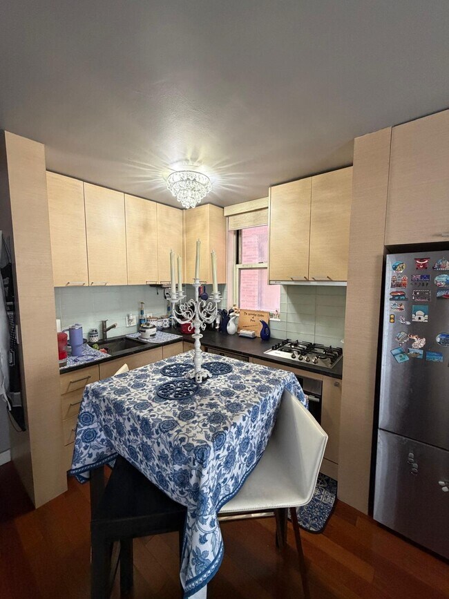 Foto del edificio - 206 E 95th St