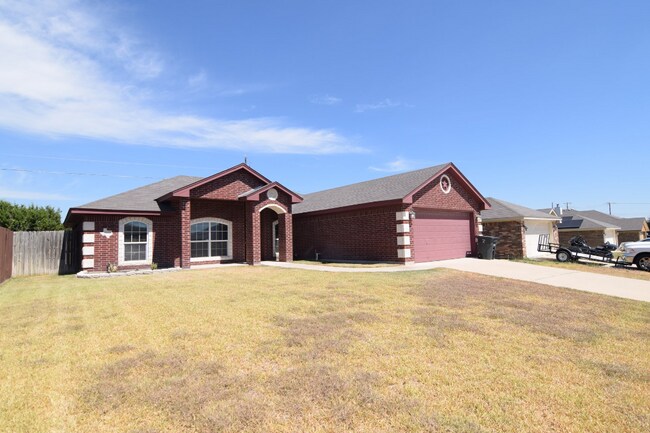 Building Photo - 3603 Dewitt County Ct