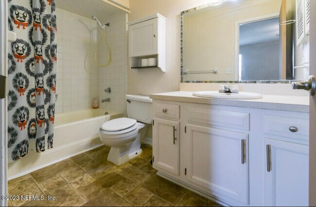 Foto del edificio - 5545 Bennington Dr