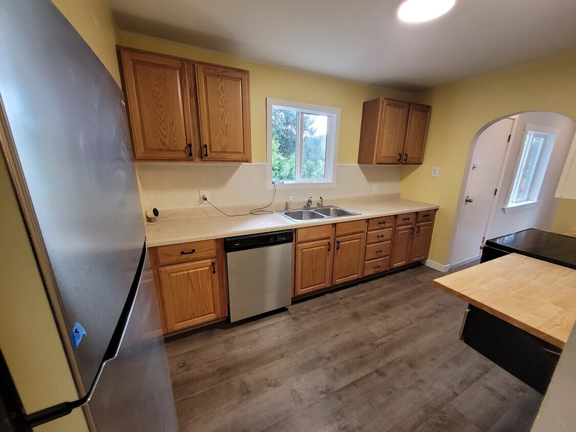 3806 Valley Dr, Bremerton, WA 98312 House Rental in Bremerton, WA