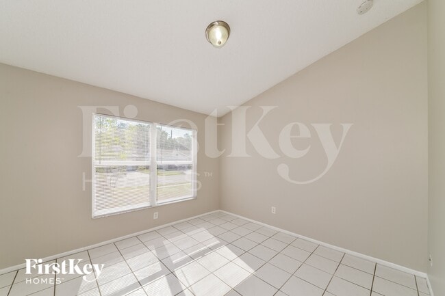 Building Photo - 6205 63rd Ave E