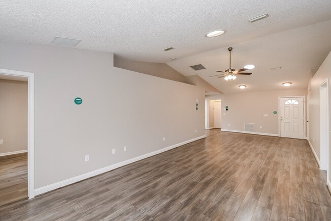 Building Photo - 3347 Double Ln