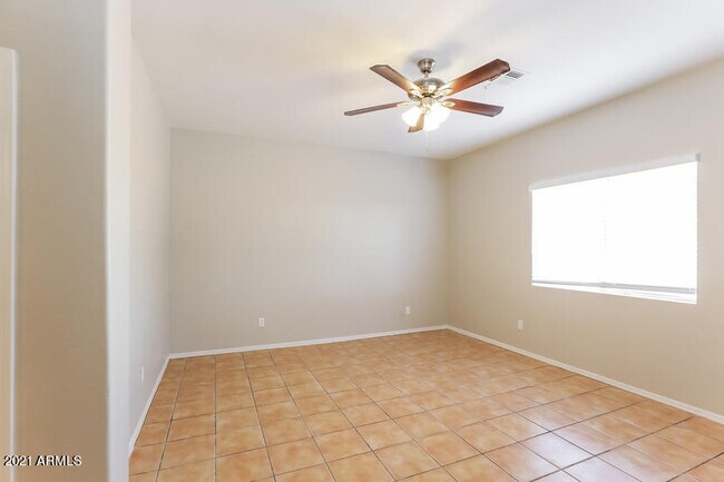 Foto del edificio - 7102 W Hess Ave