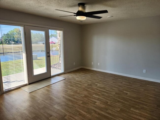 Building Photo - 219 Double Eagle Dr
