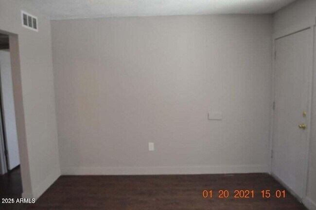 Foto del edificio - 111 S Outpost Rd