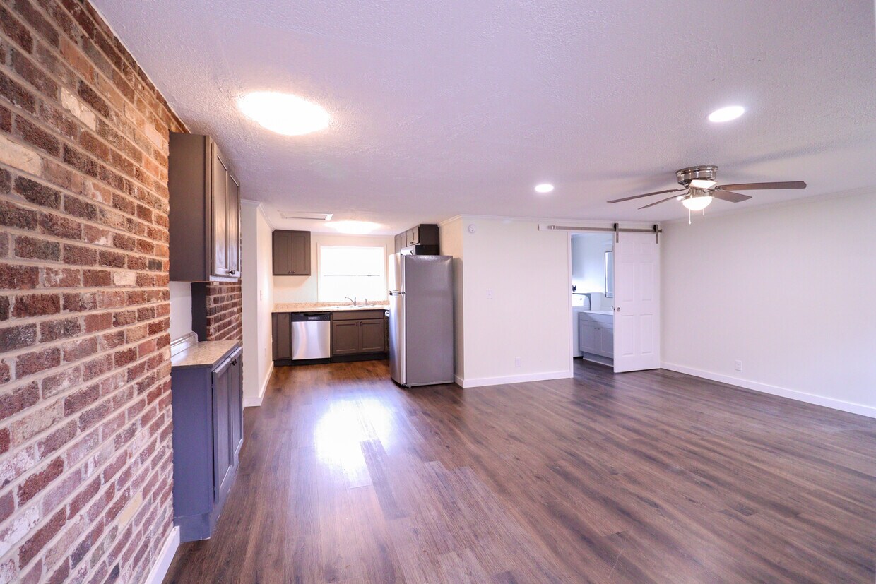 135 Quincy Parlier Rd Unit 2, Elizabethton, TN 37643 Apartments in