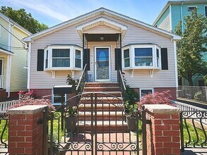 71 Oak St