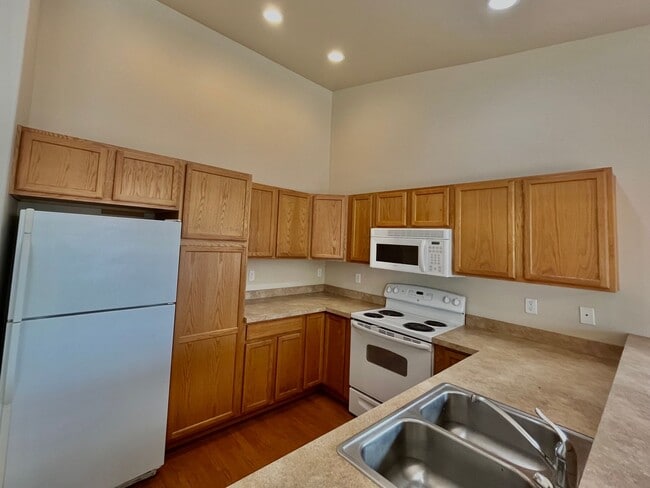 Building Photo - 3 Bedroom 2 Bath home for rent