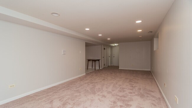 Foto del edificio - 5749 N Artesian Ave