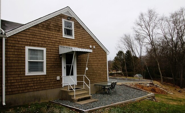 Foto del edificio - 218 Thurber Ave